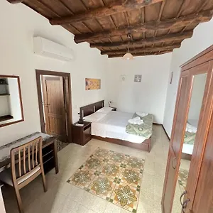 Osterio , Cefalù Italia